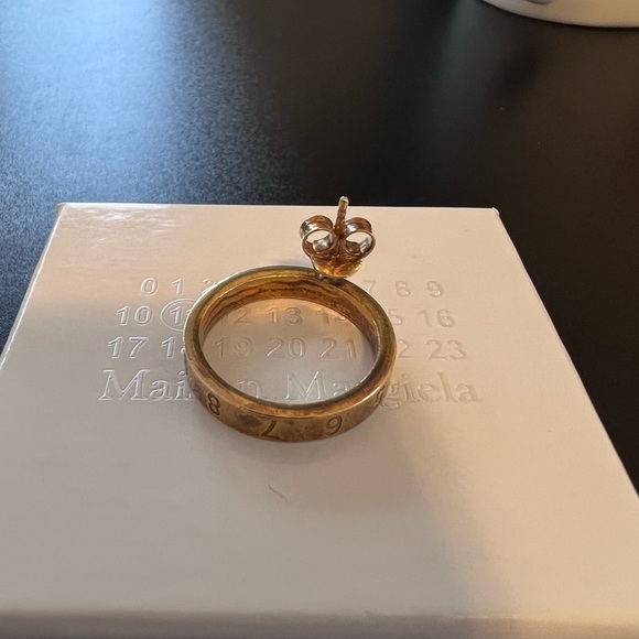 MAISON MARGIELA Gold Circle Number Logo Single Earring - Picture 1 of 3